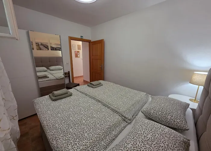 Marusic Апартаменты Лопар